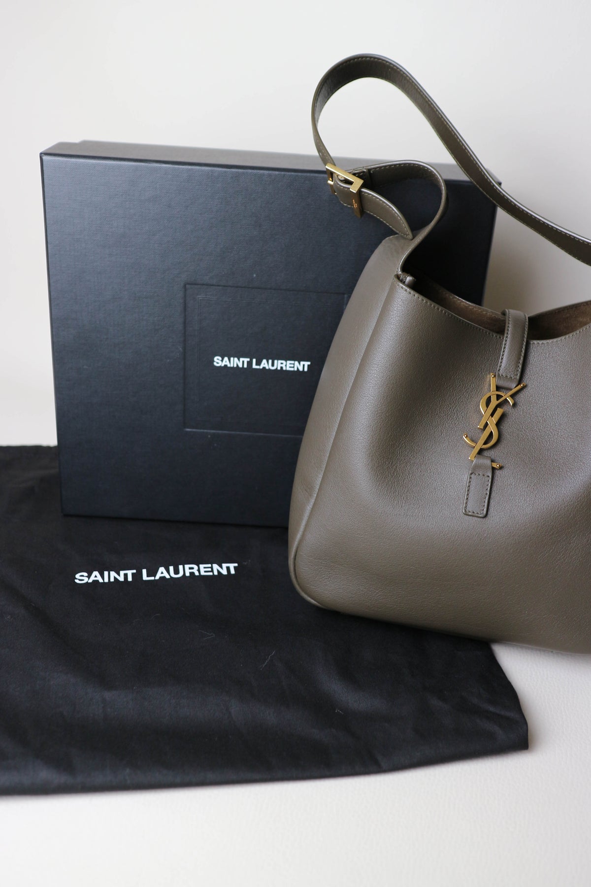 Saint Laurent Le 5 À 7 Shoulder Bag Small Khaki