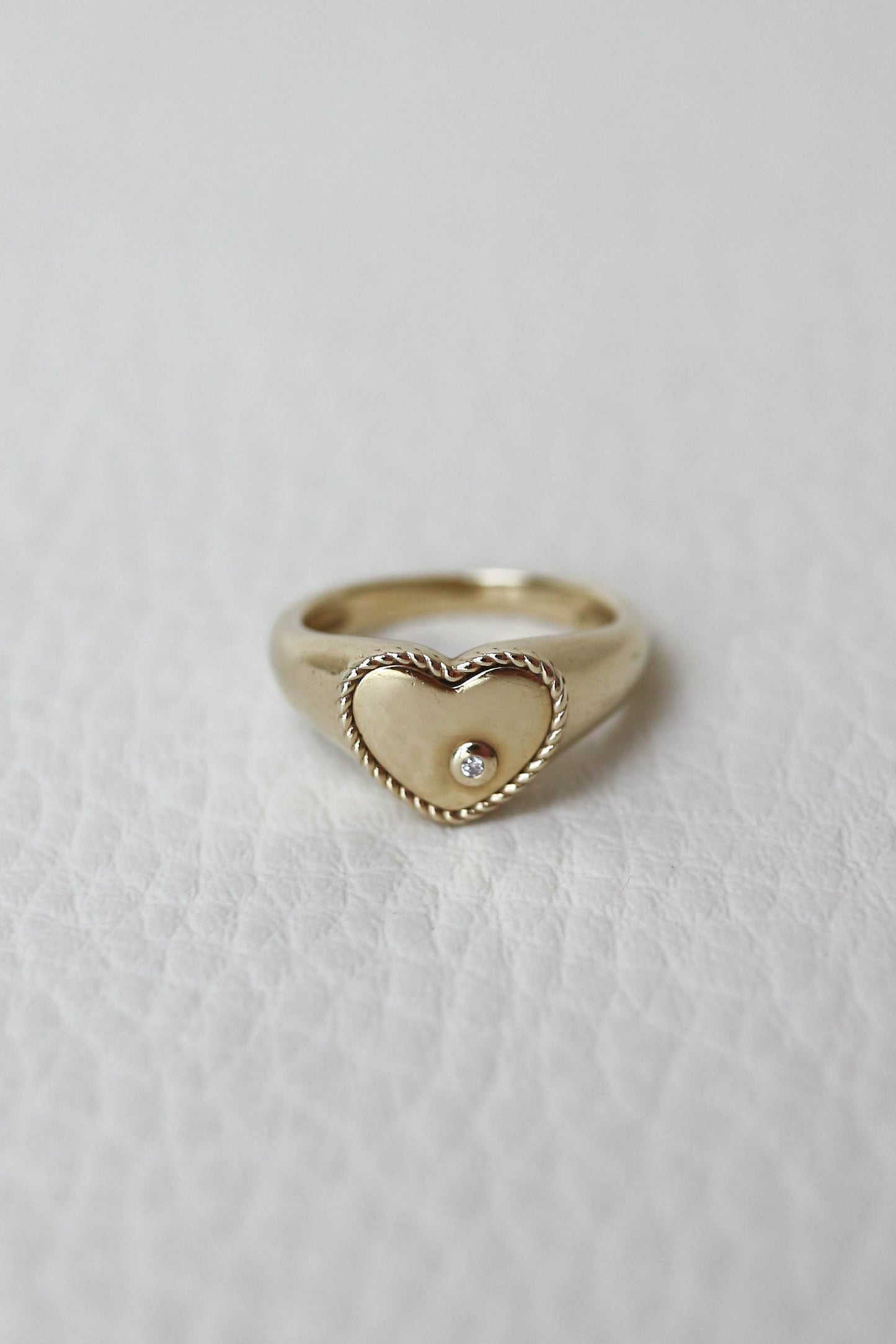 Yvonne Léon Mini Coeur Heart Pinky Ring Gold
