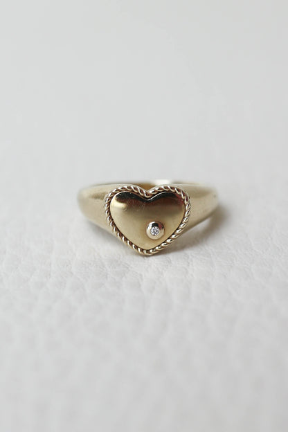 Yvonne Léon Mini Coeur Heart Pinky Ring Gold