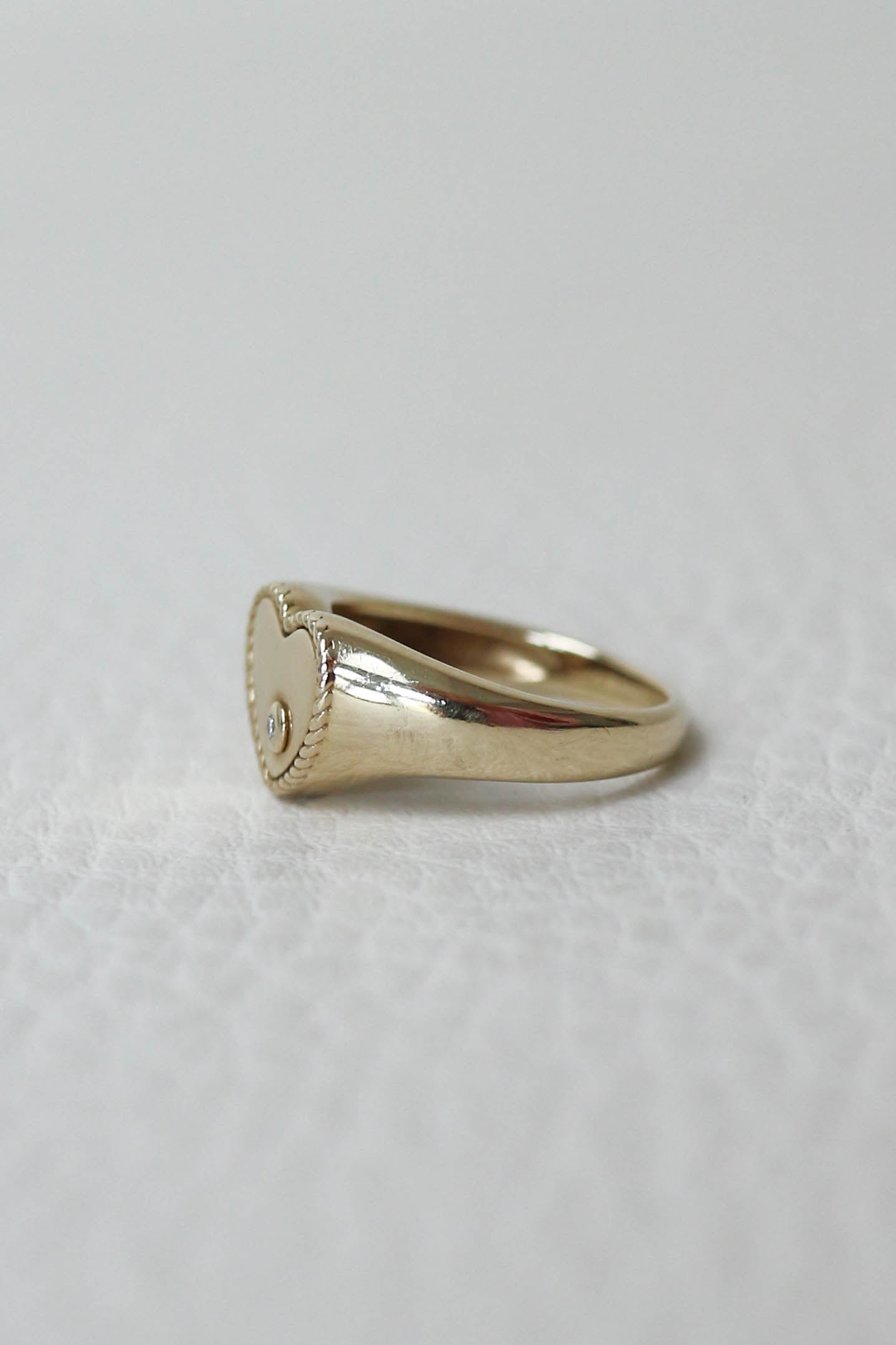Yvonne Léon Mini Coeur Heart Pinky Ring Gold