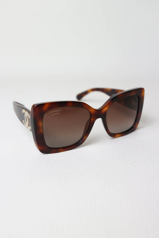 CHANEL Square Polarized Sunglasses Tortoise