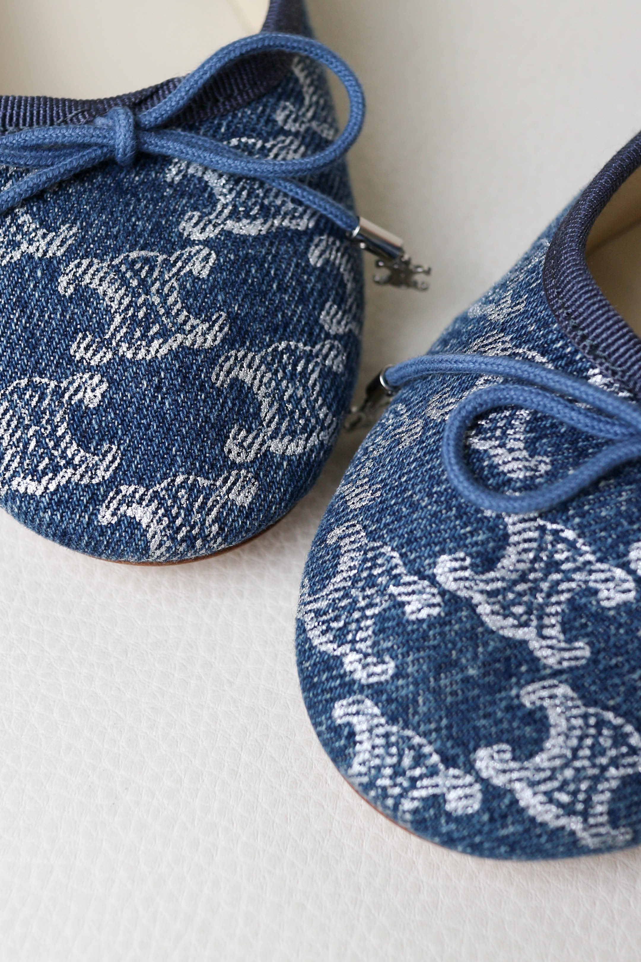 Yuniページ Shoes – YUNI.