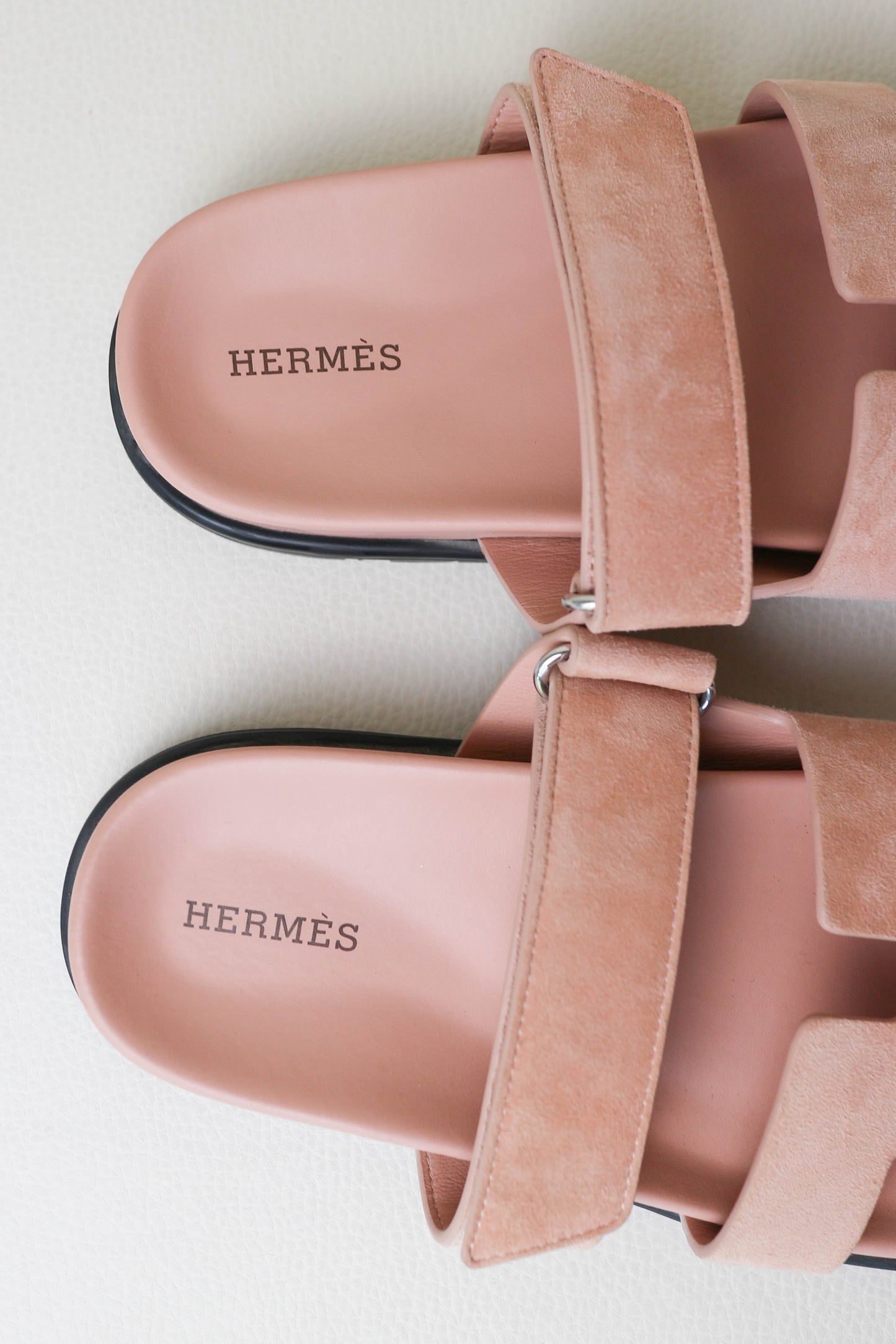 Hermès Chypre Sandals Suede Pink