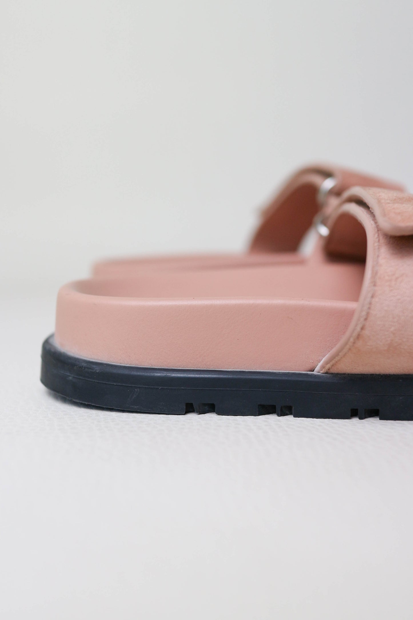 Hermès Chypre Sandals Suede Pink