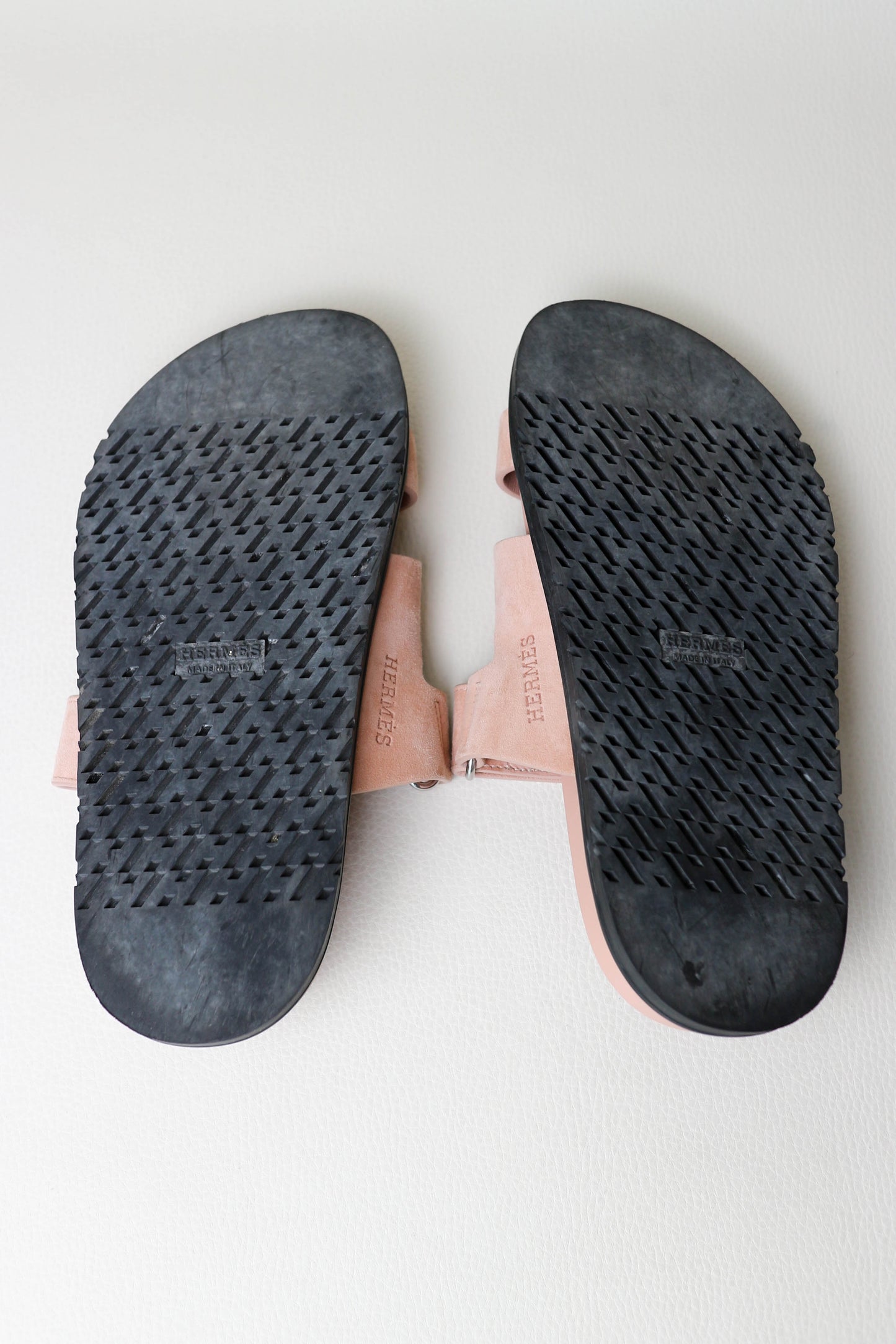 Hermès Chypre Sandals Suede Pink