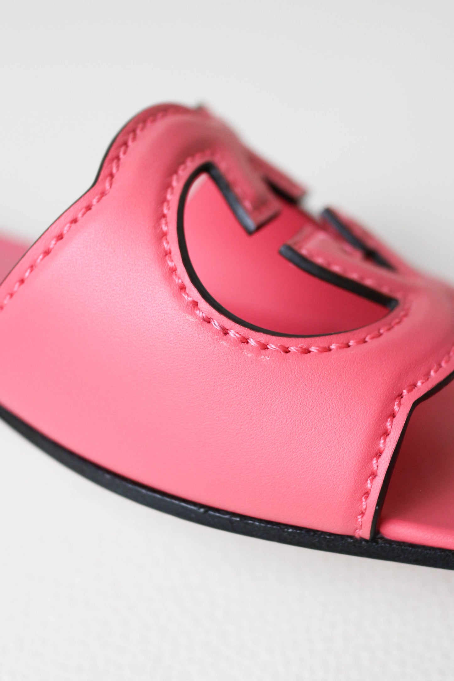 Gucci GG Leather Sandals Pink