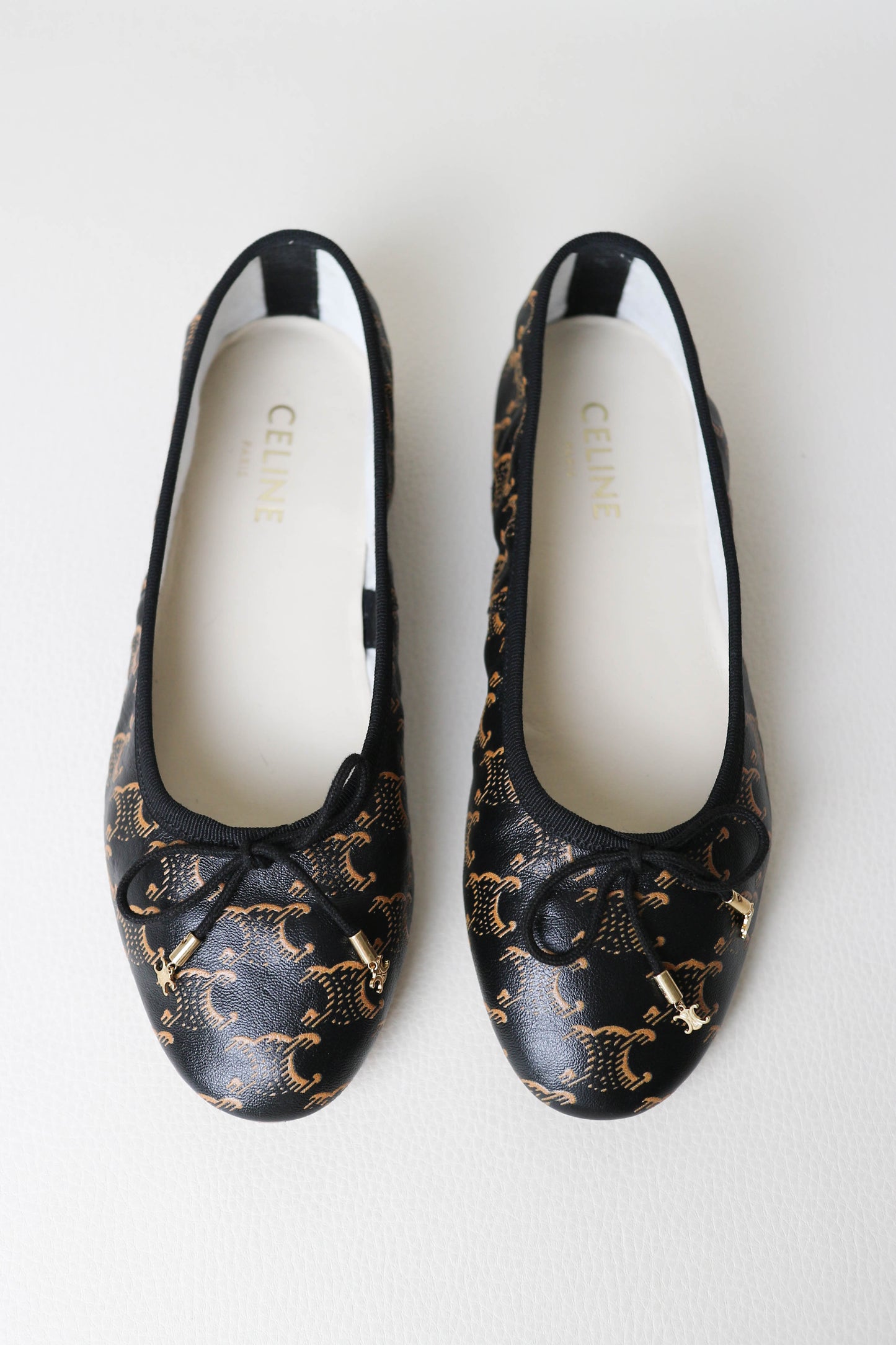 CELINE Triomphe Leather Ballerina’s