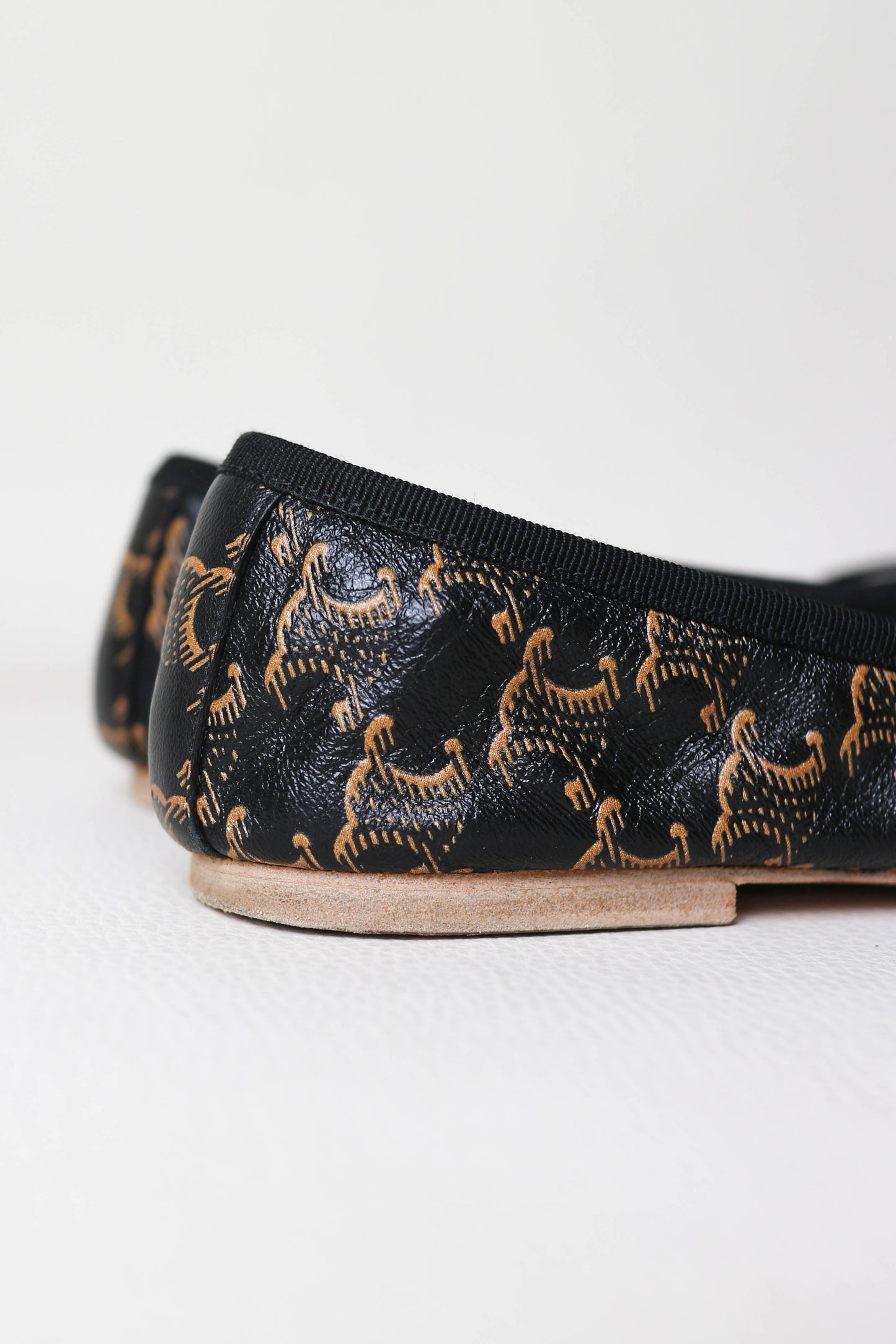 CELINE Triomphe Leather Ballerina’s