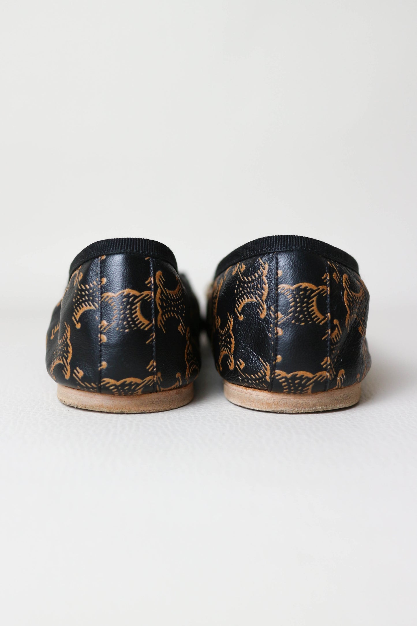 CELINE Triomphe Leather Ballerina’s