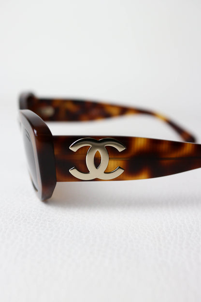 CHANEL CC Logo Sunglasses Tortoise