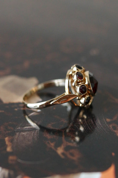 Vintage Round Garnet Ring