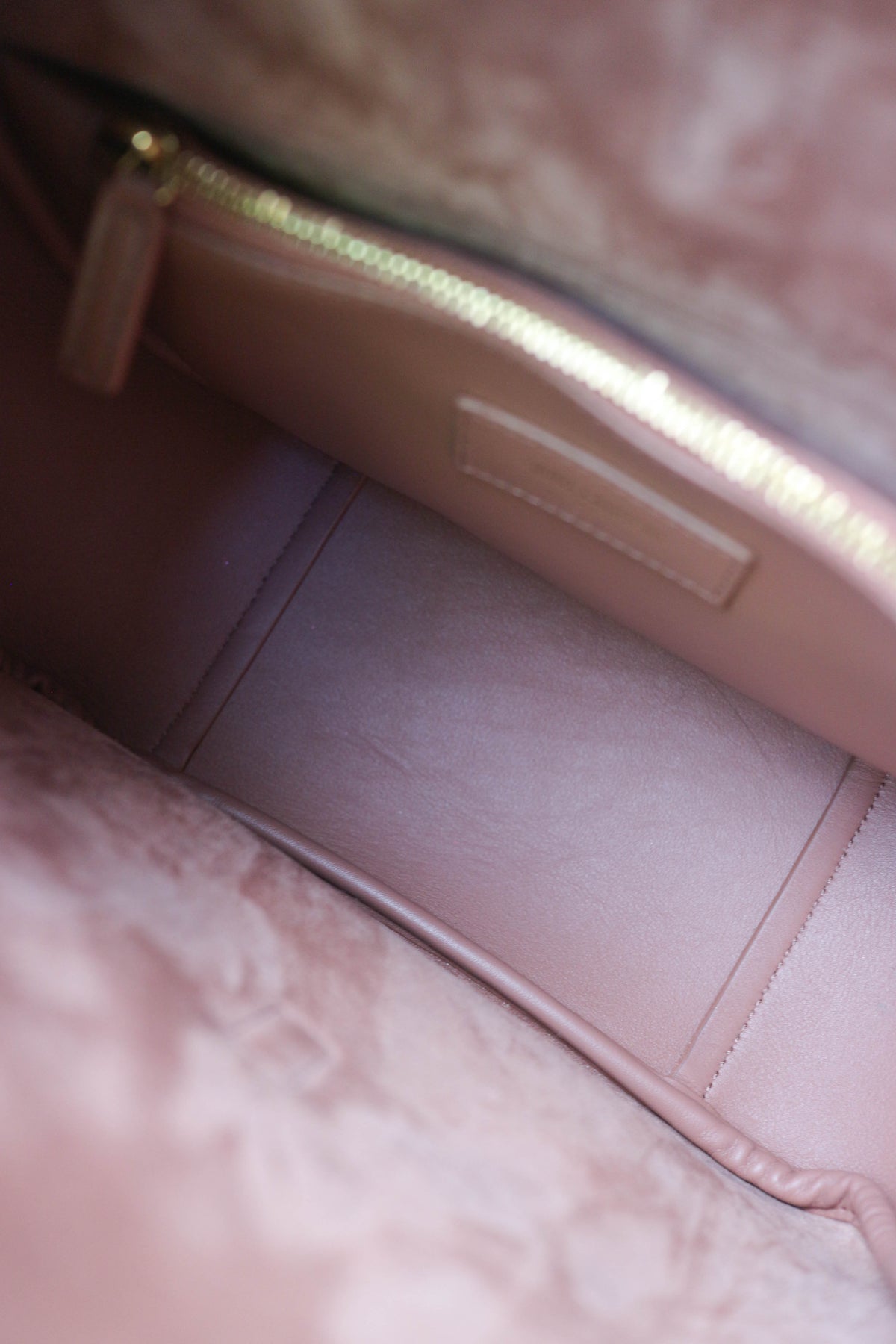 Saint Laurent Le 5 À 7 Shoulder Bag Small Pink