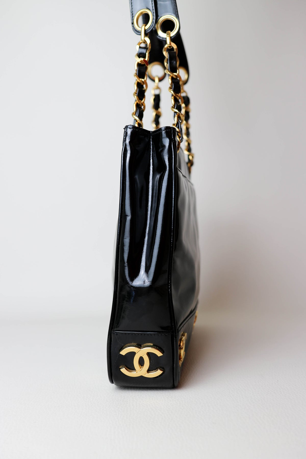 CHANEL Vintage CC Patent Leather Shoulder Bag