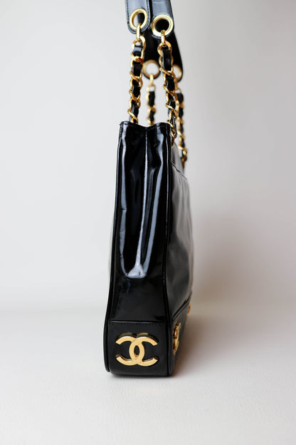 CHANEL Vintage CC Patent Leather Shoulder Bag