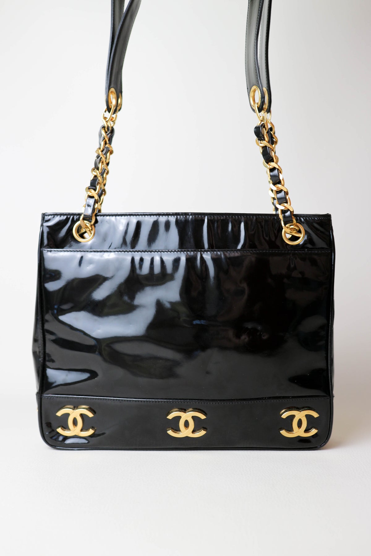 CHANEL Vintage CC Patent Leather Shoulder Bag