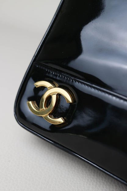 CHANEL Vintage CC Patent Leather Shoulder Bag