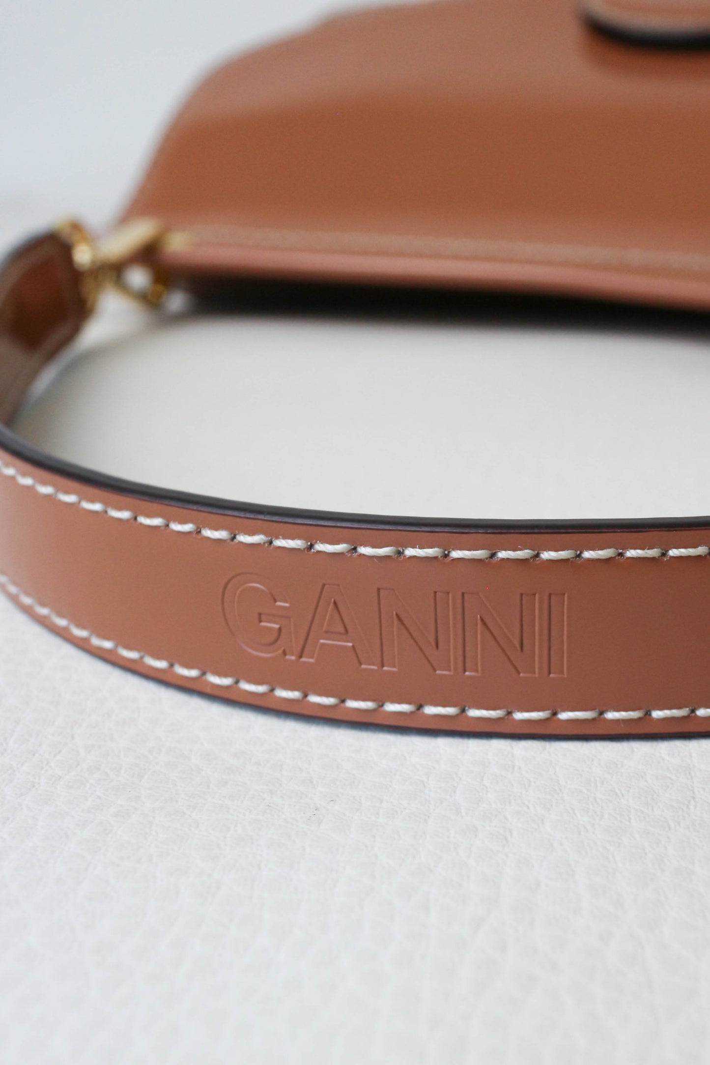GANNI Logo Shoulder Bag Caramel