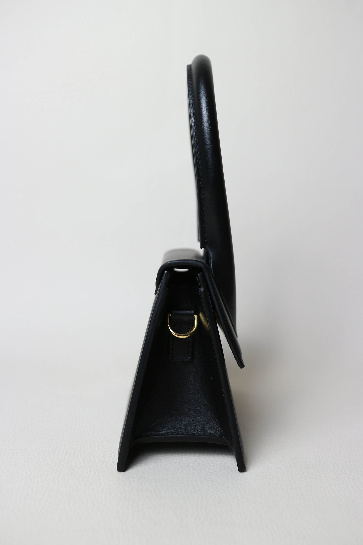 Jacquemus Le Chiquito Moyen Bag