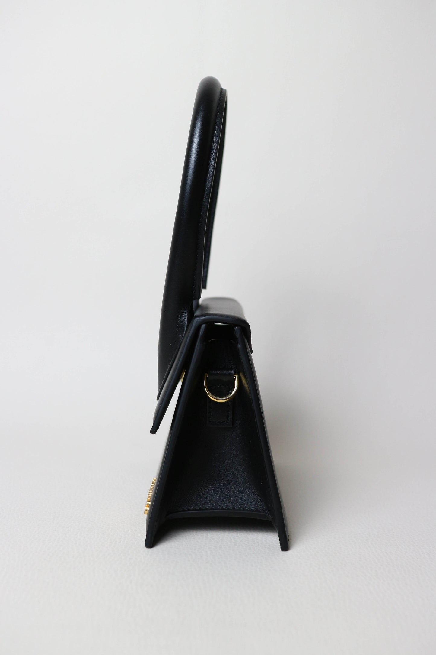 Jacquemus Le Chiquito Moyen Bag